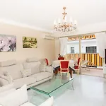 شقة Cosy 2 Bedrooms In The Centre!