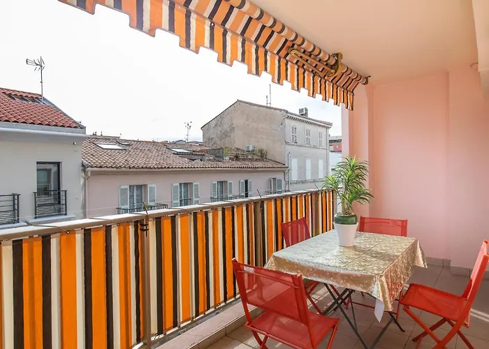 Cosy 2 Bedrooms In The Centre!