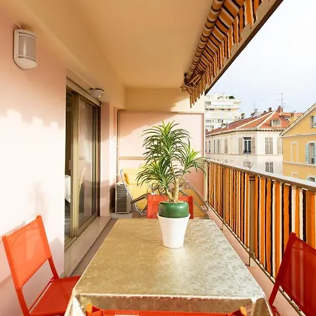 Cosy 2 Bedrooms In The Centre!